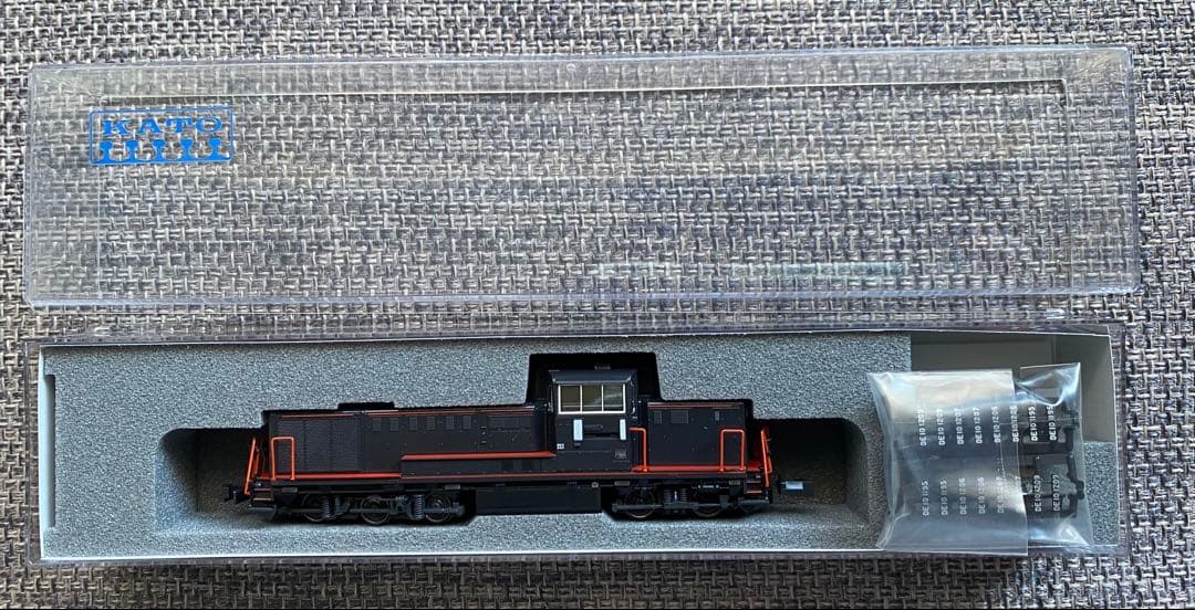 Nゲージ KATO 7011-A DE10 1195 JR九州仕様(登場時)