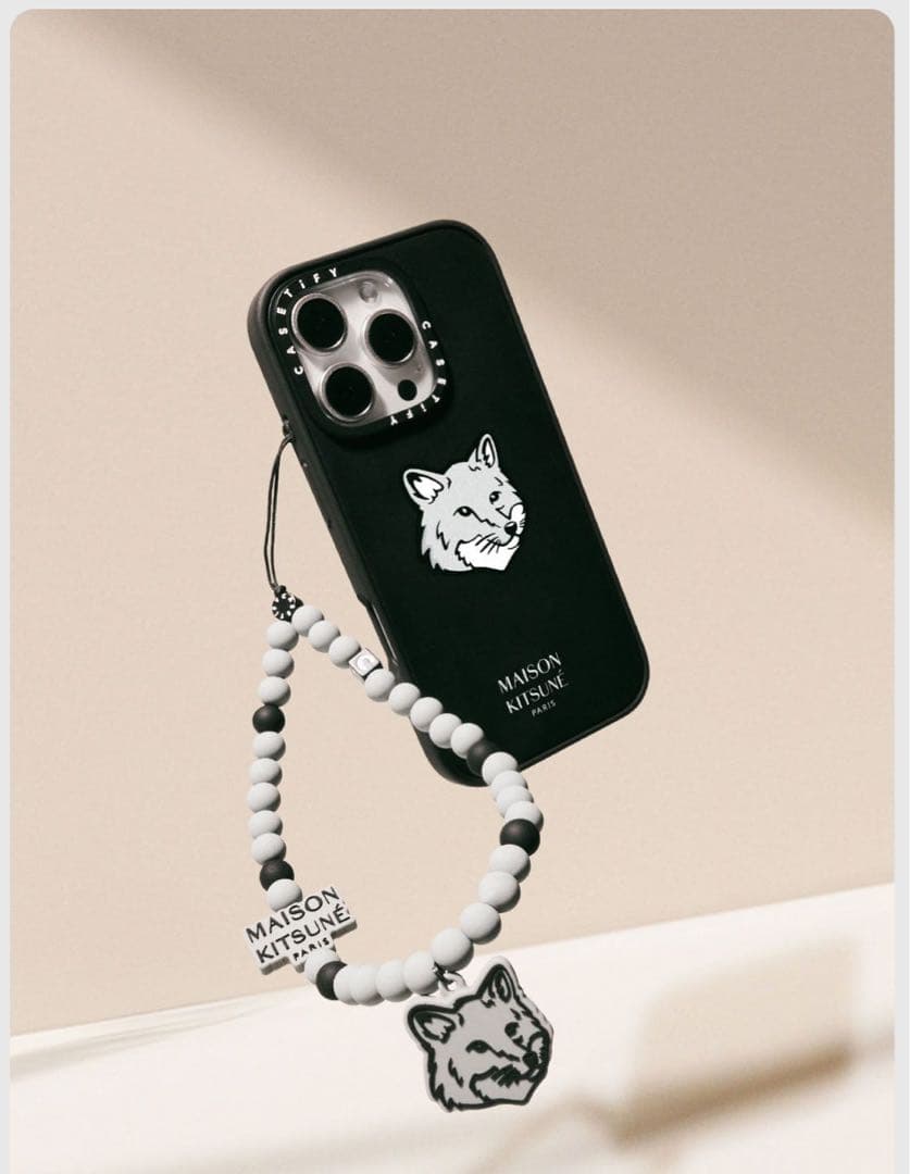 MAISON KITSUNE casetify コラボ ストラップ - メルカリ