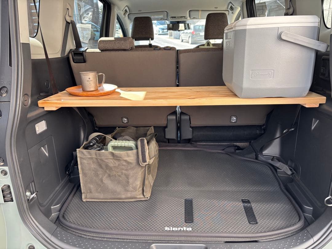 新型シエンタ10系専用設計】ハンドメイド杉無垢材ラゲージボード｜車