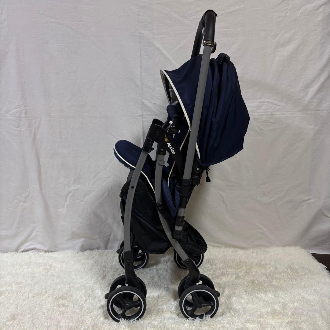 極美品】 Aprica ラクーナ ソファークッション オート4輪 両対面式