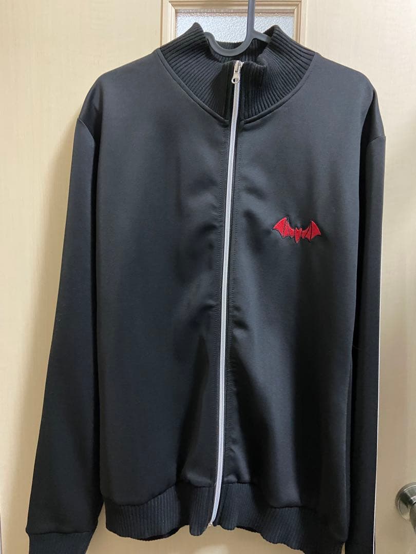 そのまんまグッズ第3弾】葛葉 デフォルト衣装 ジャージ - メルカリ