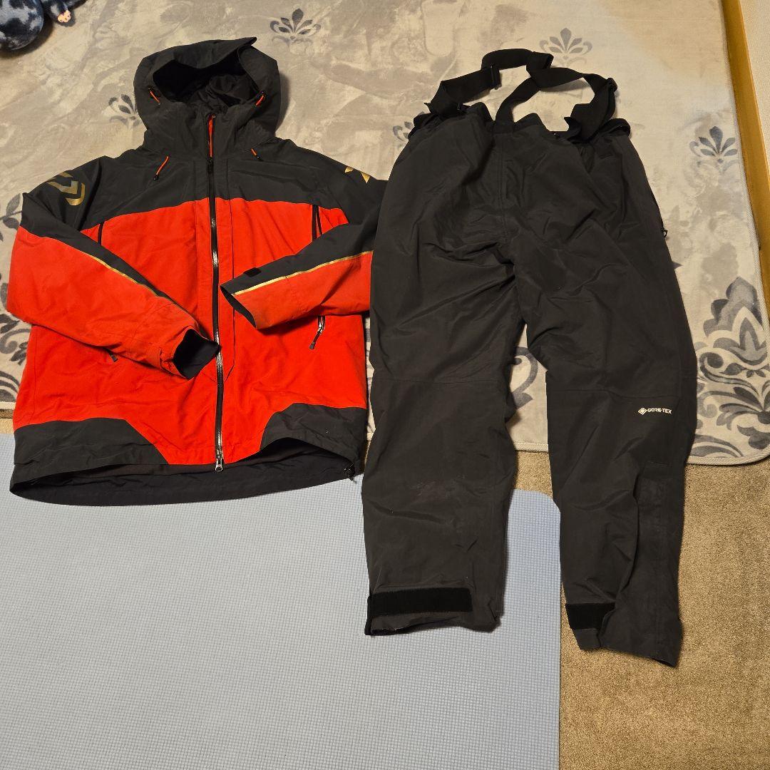 ✨美品✨ダイワ GORE-TEX フィッシングスーツ(上下セット) 防寒着