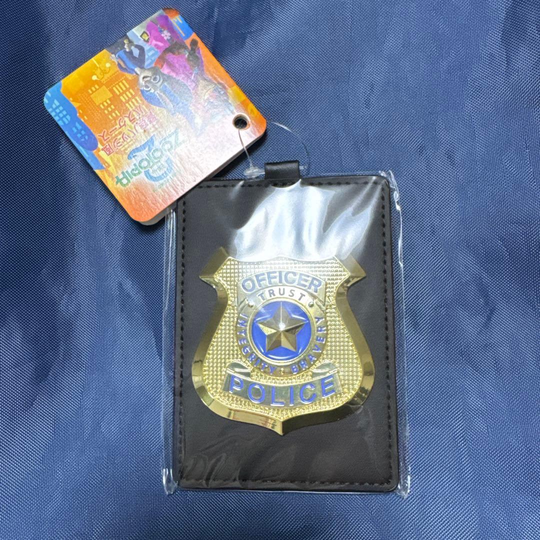 ズートピア 2 警察バッジ風パスケース ニック ジュディ TOHO警察手帳
