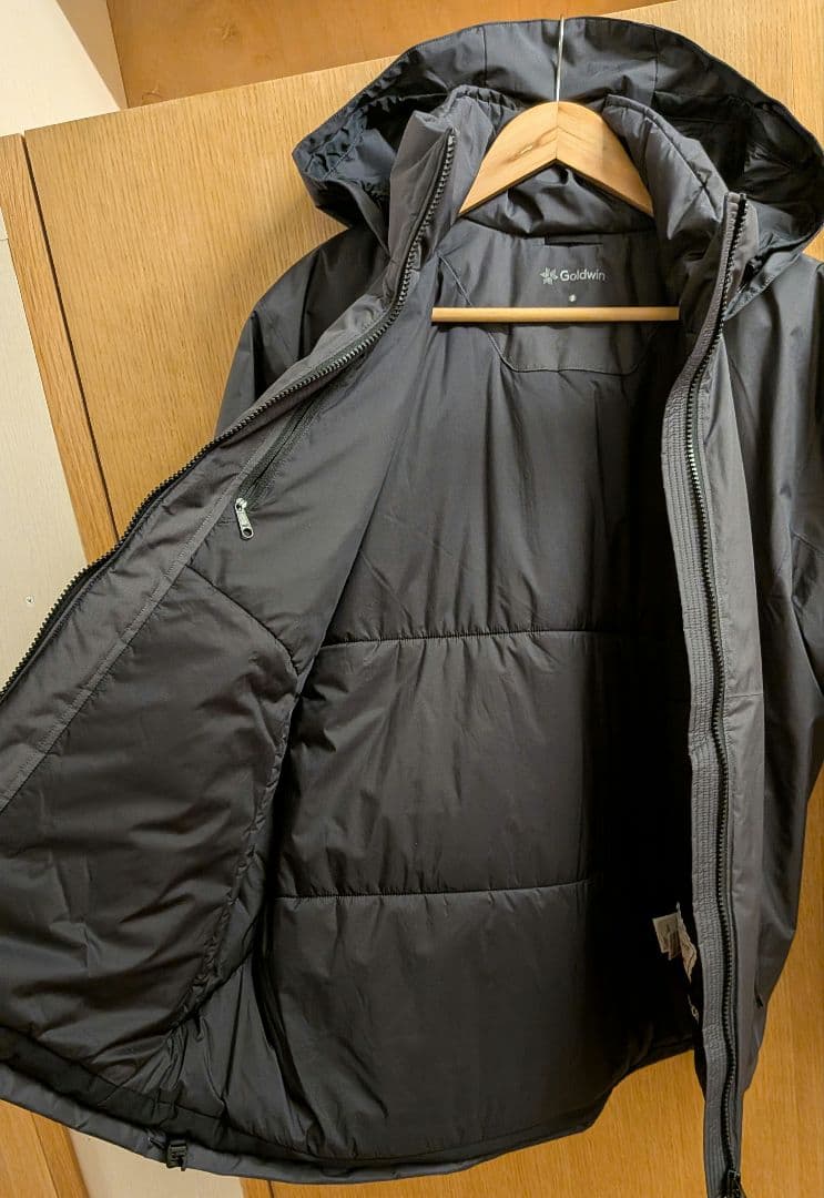 定価6万 Goldwin puffy jacket gore-tex labs - メルカリ