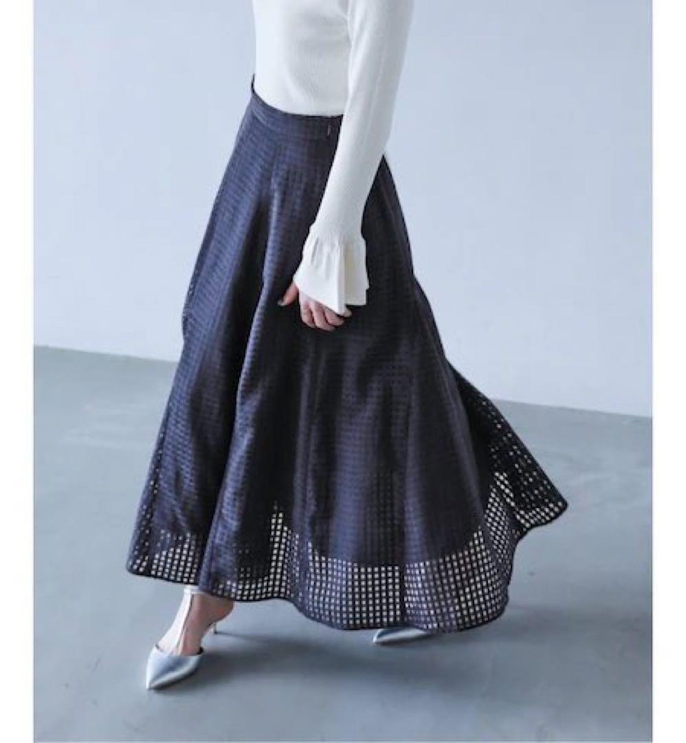 2024SSラトータリテ シアーチェックフレアスカート 白今季 - メルカリ