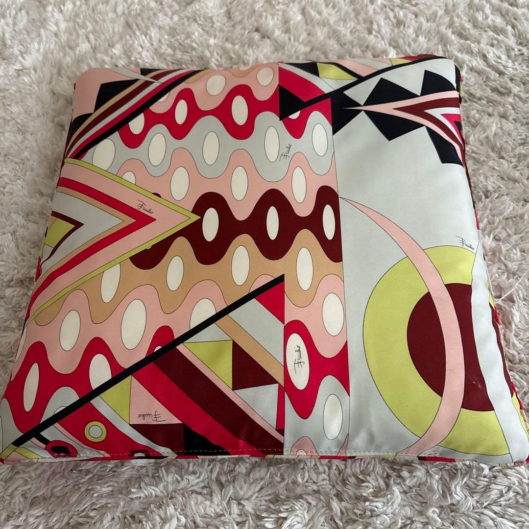 エミリオ・プッチ（Emilio Pucci） クッション エミリオ・プッチ」から新インテリアコレクションがデビュー、シルク