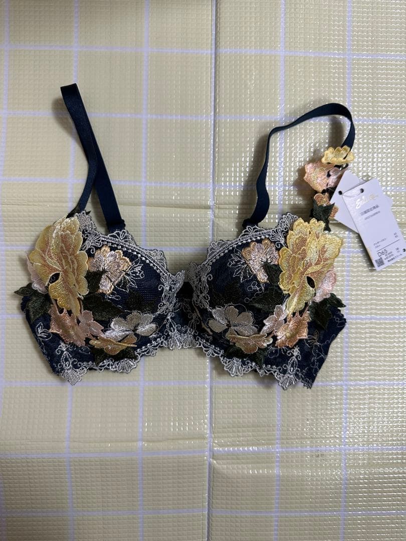 サルート/59G/フォークロア/GB/ブラジャー/D65/店舗限定 - メルカリ