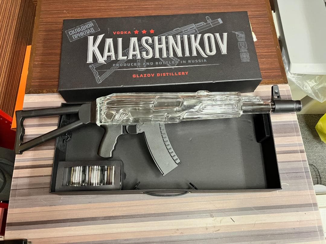 未開封 現在非売品 カラシニコフ ウォッカ AK-47 ボトルセット - メルカリ