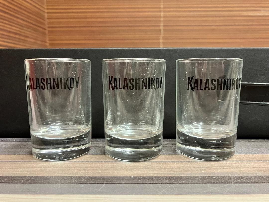 未開封 現在非売品 カラシニコフ ウォッカ AK-47 ボトルセット - メルカリ