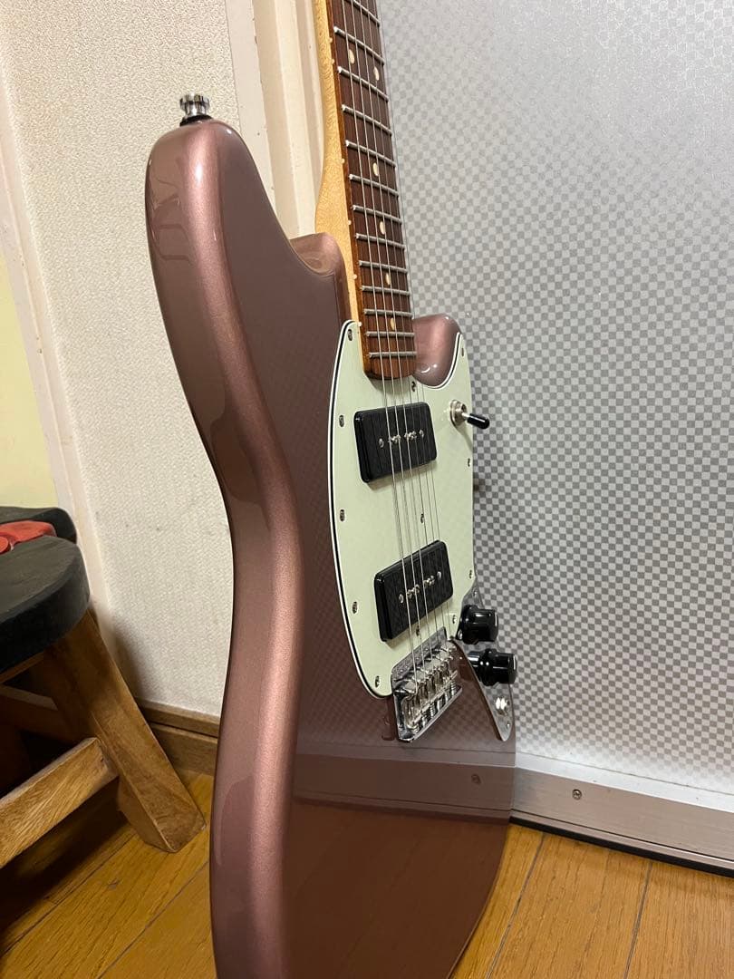 美品/ FENDER Mustang P90, Burgundy ムスタング - メルカリ