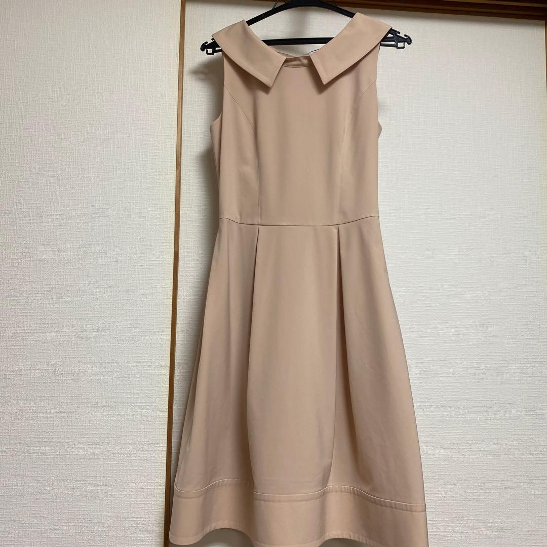 【美品】FOXEY　襟付きノースリーブワンピース　本日のみ値下げ FOXEY NEW YORK 美品 フォクシーニューヨーク 白襟付き ノースリーブ