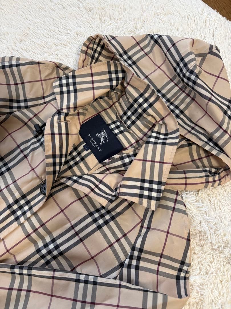 最終限定値下げ！BURBERRY ベージュ チェック柄 レインコート M 中古・古着通販】BURBERRY LONDON (バーバリーロンドン) ミドル丈