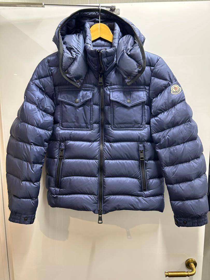 モンクレールフード付きネイビーダウンジャケット MONCLER（モンクレール） 【並行輸入品】モンクレール ダウン