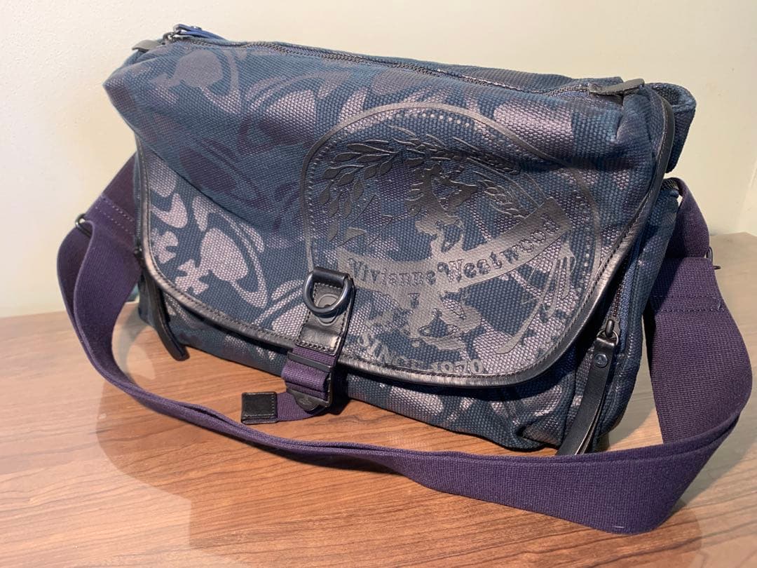 美品メッセンジャーバック master-piece（マスターピース） 最大53% 3/1まで ライトニング