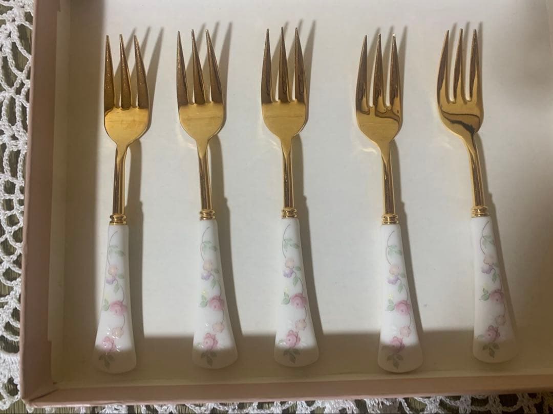 マミコさま専用！ノリタケ キューティーローズ フォーク5本とスプーン