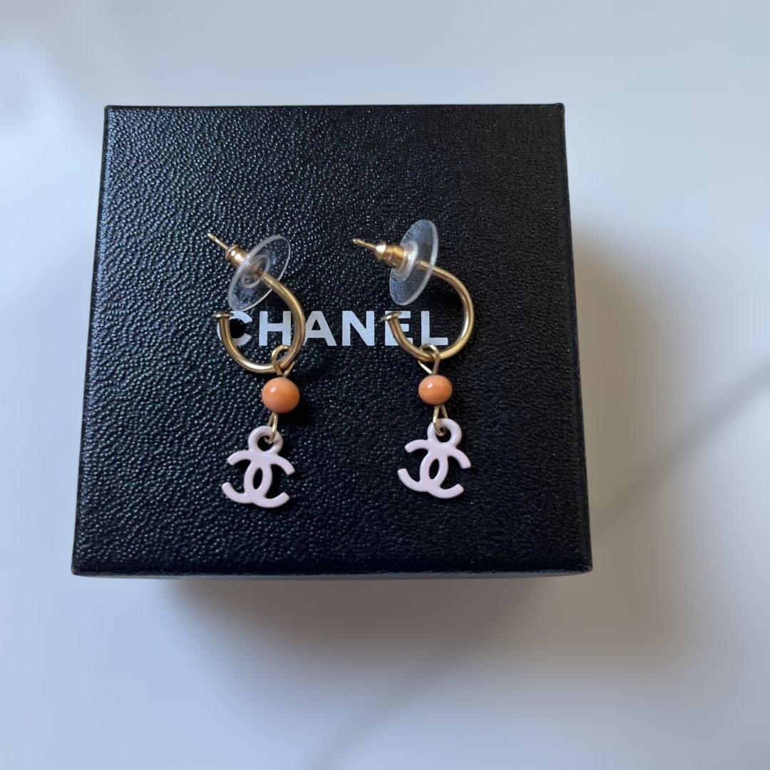 CHANEL シャネル　ココマーク　フックピアス CHANEL シャネル フックピアス ココマーク シルバー 00A