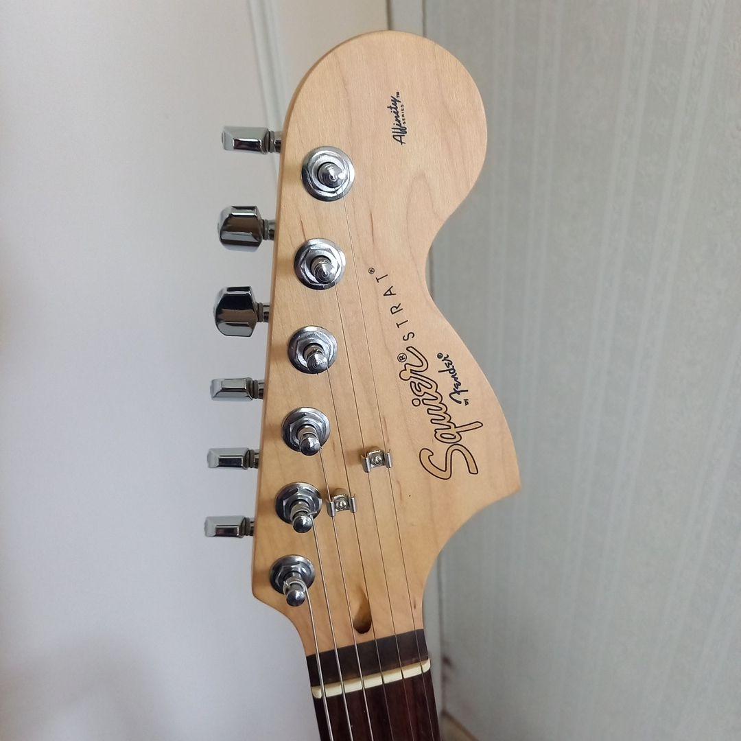 美品』金文字ロゴSquier By Fender Affinity STRAT - メルカリ