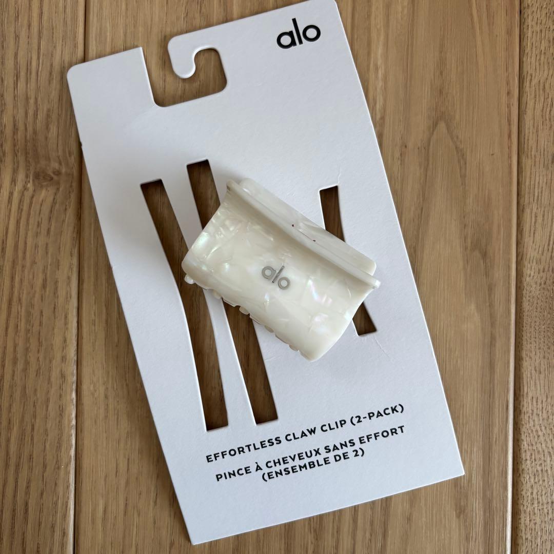 alo yoga アロヨガヘアクリップシェルEffortless - メルカリ