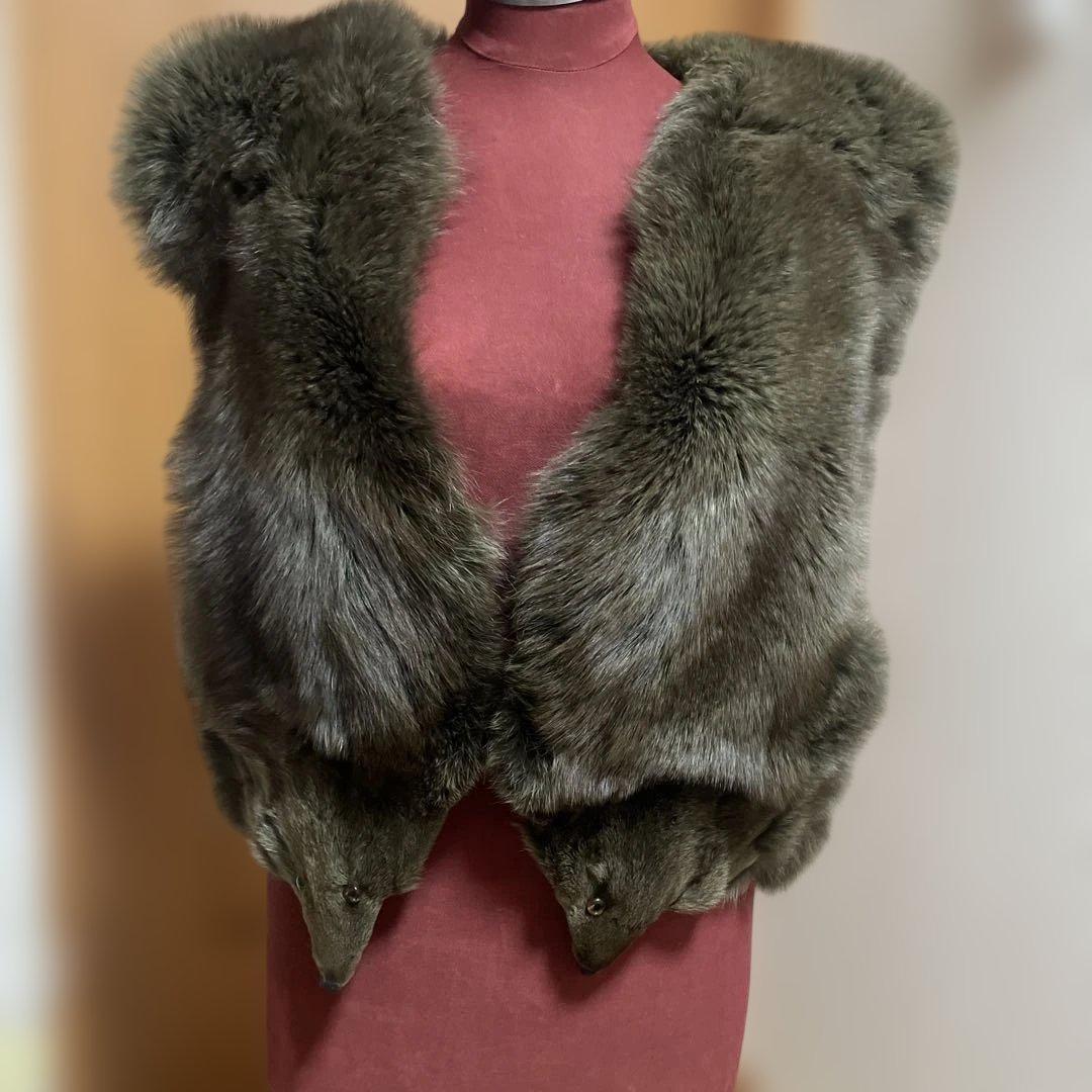 オリーブグリーン フォックスファーショートジャケット　ジレ　ベスト 人気 リアルファー ジレ 毛皮 フォックス FOX ベスト ショート丈
