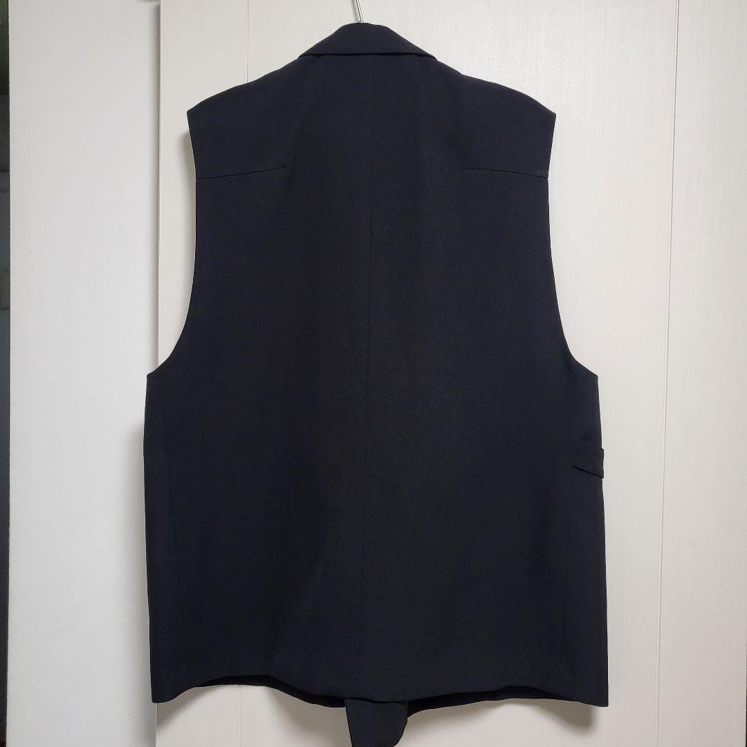 美品 クルニ 23SS タイロッケンノースリーブジャケット 黒1