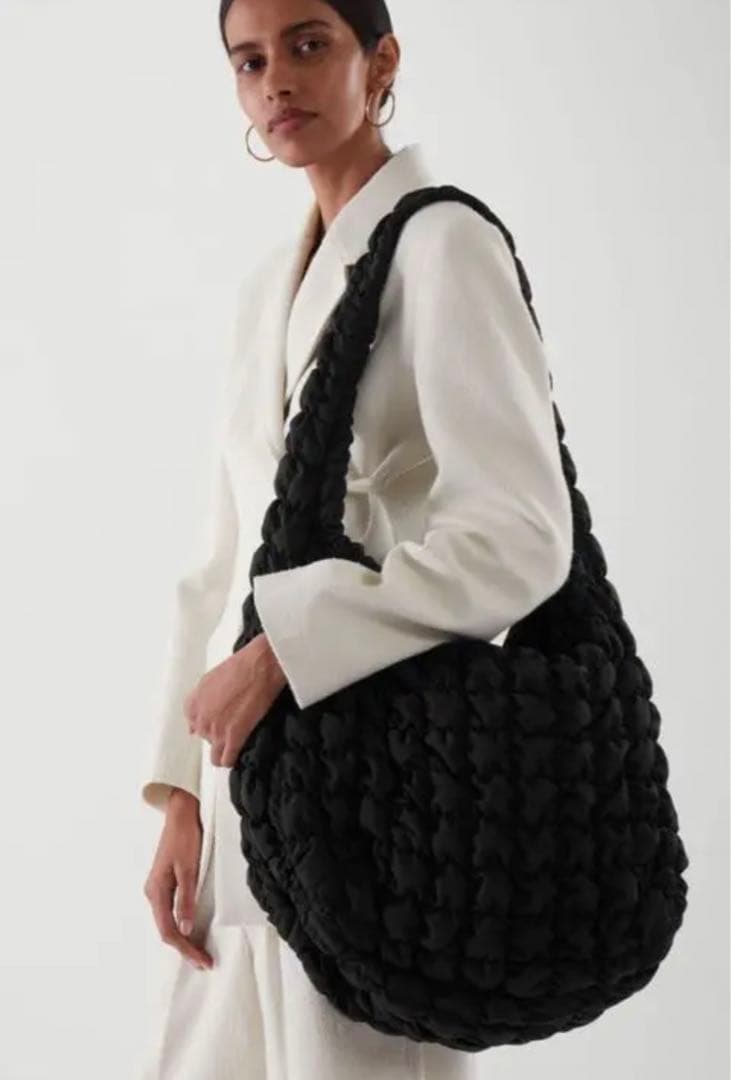 COS コス キルティング バッグ ブラック オーバーサイズ - メルカリ