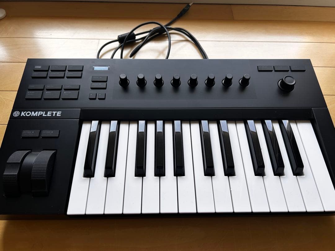 A*u様 KOMPLETE KONTROL A25 MIDIコントローラー Native Instruments KOMPLETE MIDIコントローラー KONTROL A25 正規