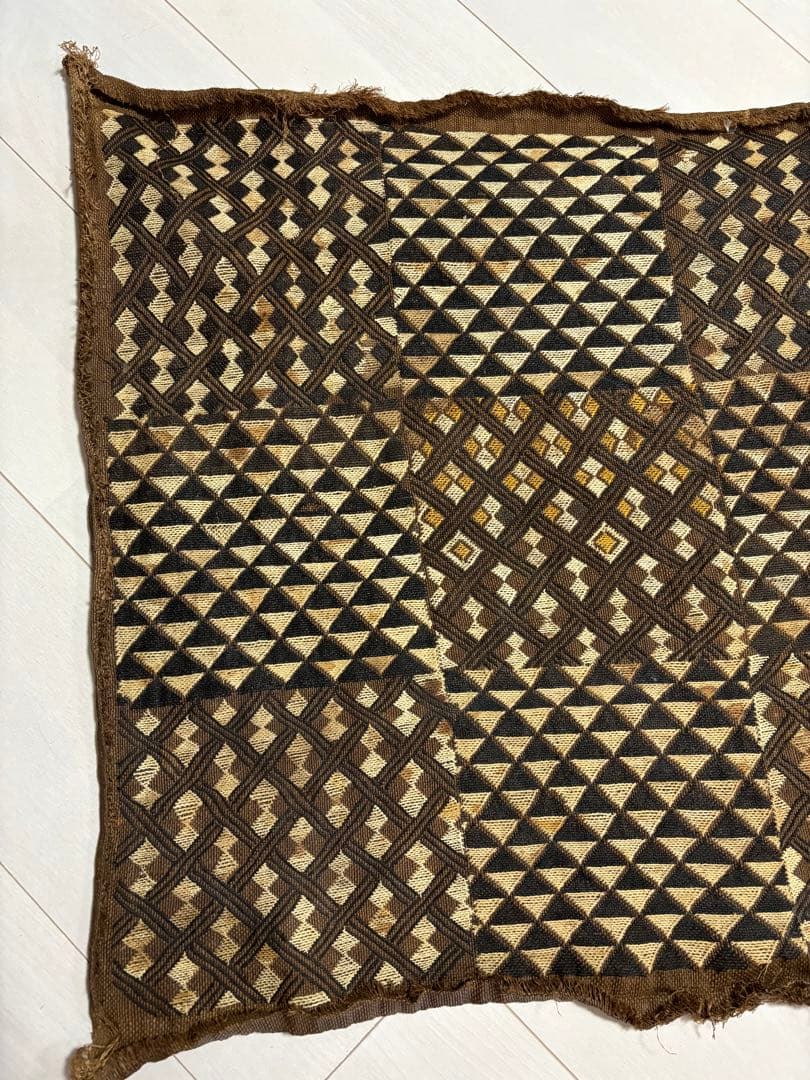 クバ布クバクロス　アフリカビンテージミッドセンチュリー ハンドメイド　ラグ KUBA CLOTH：アフリカの民芸 クバクロス