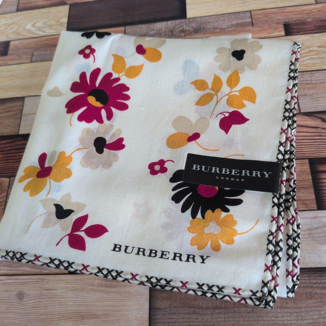 バーバリー 大判ハンカチ 花柄 スカーフ - メルカリ
