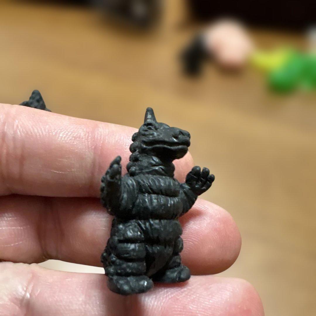 レッドギラス 怪獣消しゴム 黒色 当時物 ポピー - メルカリ