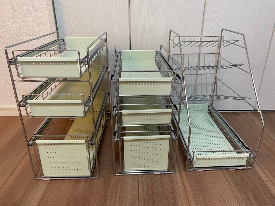 ベルメゾン　シンク下引出し付き収納ラック　スライド　ボトルラック　3点セット Amazon.co.jp: [ベルメゾン] キッチン収納 シンク下 スライドラック