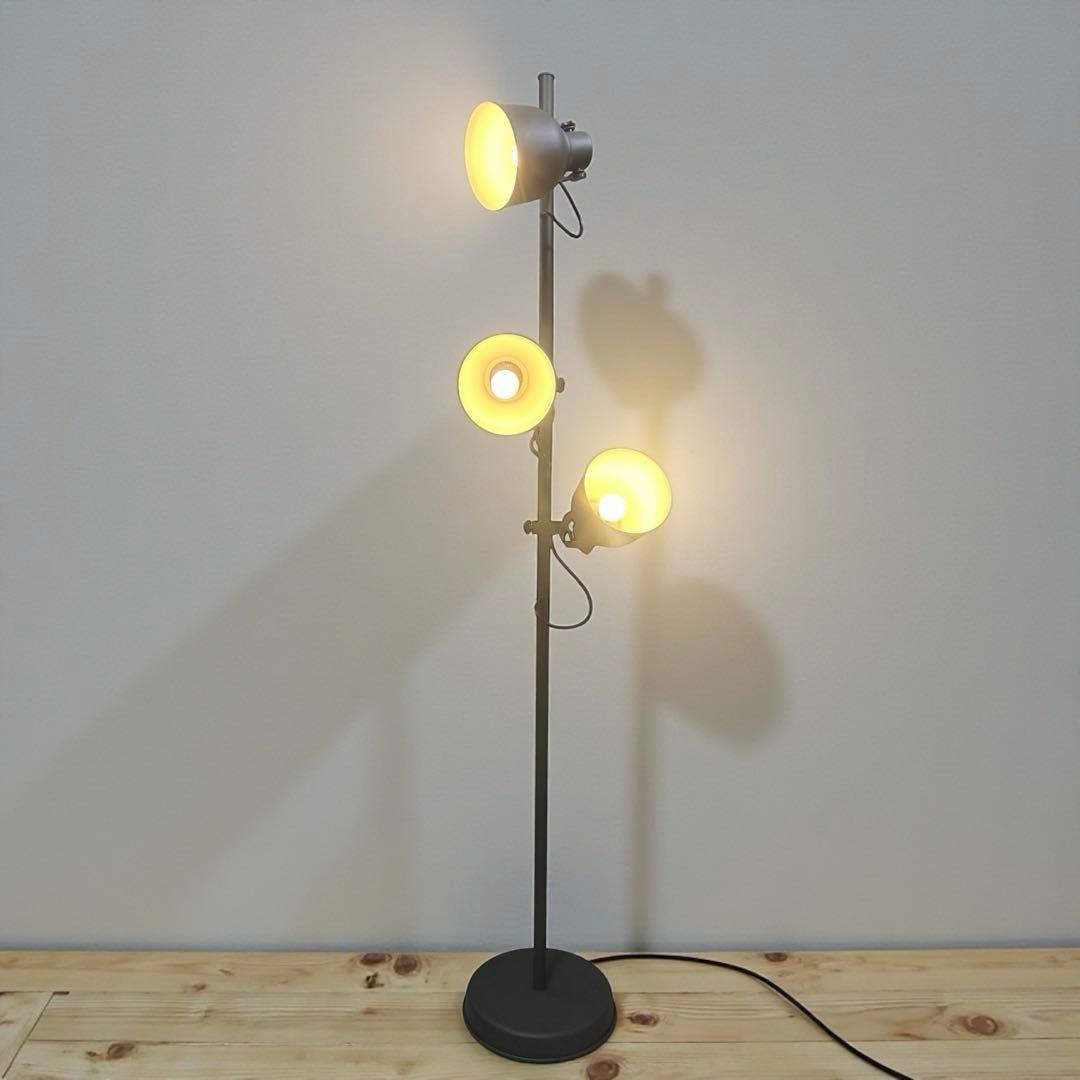 IKEA（イケア）HEKTAR（ヘクタル） フロアランプ 3スポット - メルカリ