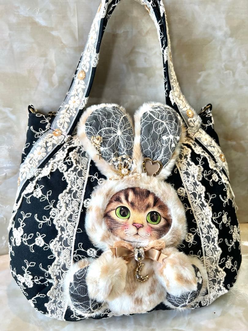 コヤンイサムチョン　コロンと可愛いファスナーバッグ　刺繍生地 コヤンイサムチョン 刺繍リボンパッチワークトートバッグ ハンドメイド