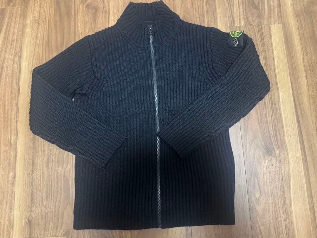 新品同様＊STONE  ニット　カーデ　XS ストーンアイランド Stone Island ストーンアイランド 7G ニット カーディガン 8115556A2