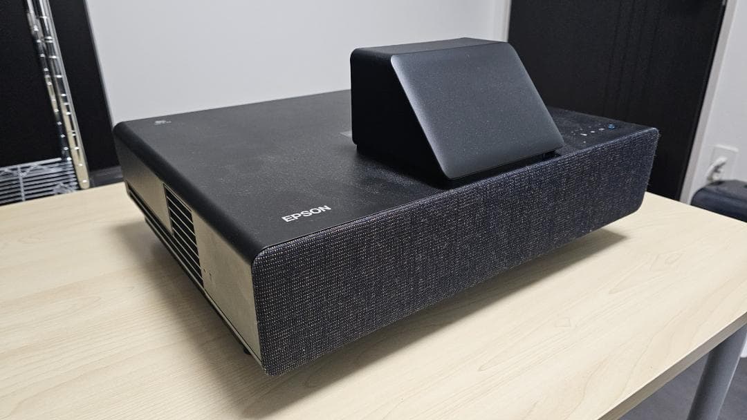 【値引き】Epson EH-LS500B 超単焦点プロジェクター ホームプロジェクター 超短焦点/4K対応 EH-LS500B ブラック EPSON