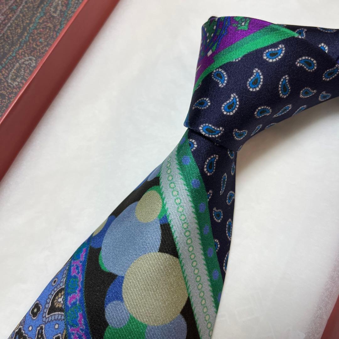 美品 エトロ ネクタイ 紺・紫・緑 ペイズリー柄 派手 古着コーデ