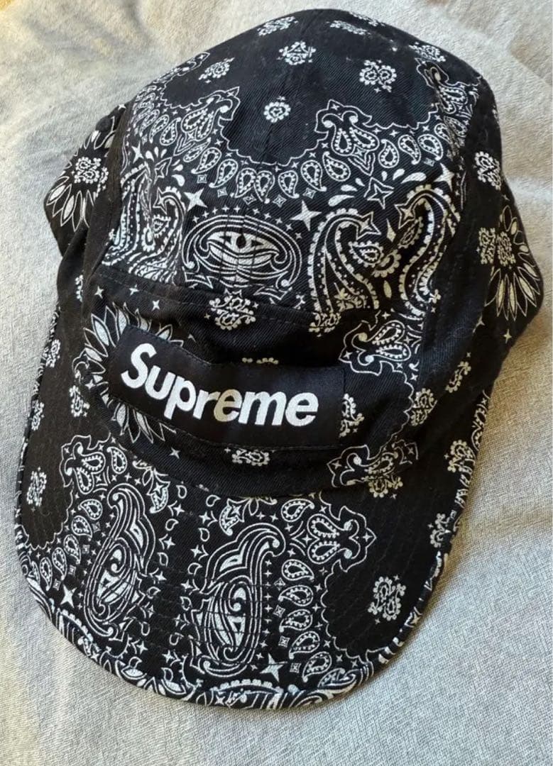 シュプリーム Supreme バンダナ柄キャップ - メルカリ