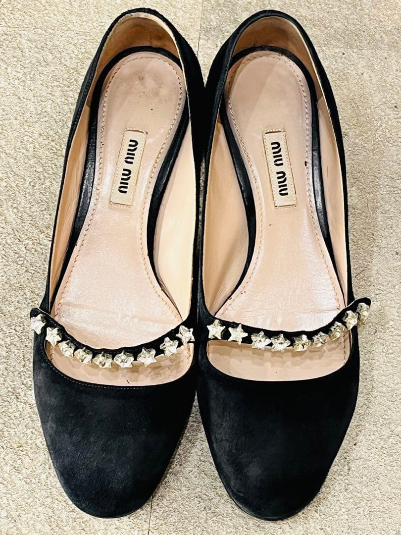 miu miu ブラックパンプス ビジュー付き Miu Miu クリスタルビジュー付オープントゥパンプス ブラック系 | 結婚