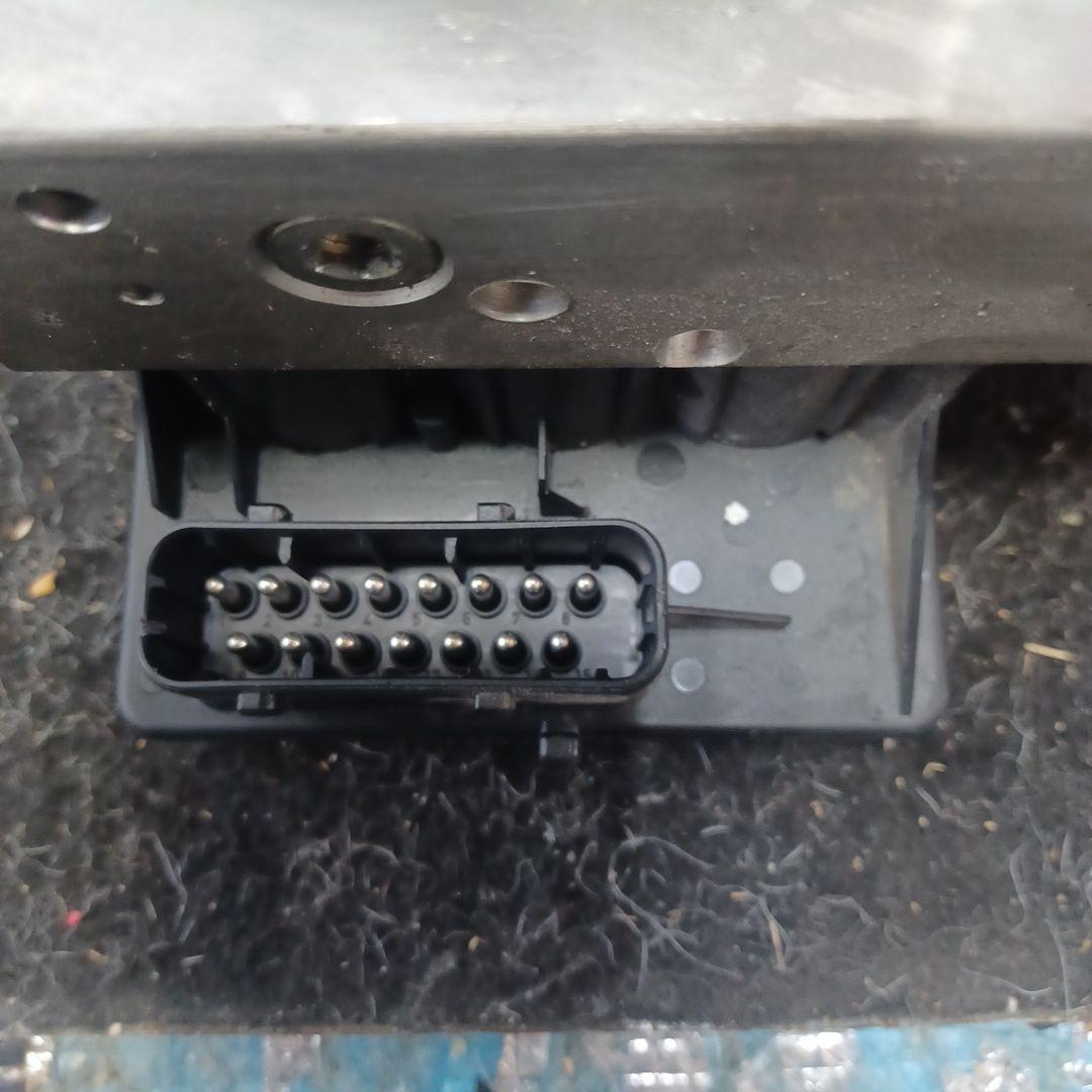 メルセデス・ベンツ W202 W208 R170 ABSポンプアクチュエーター - メルカリ