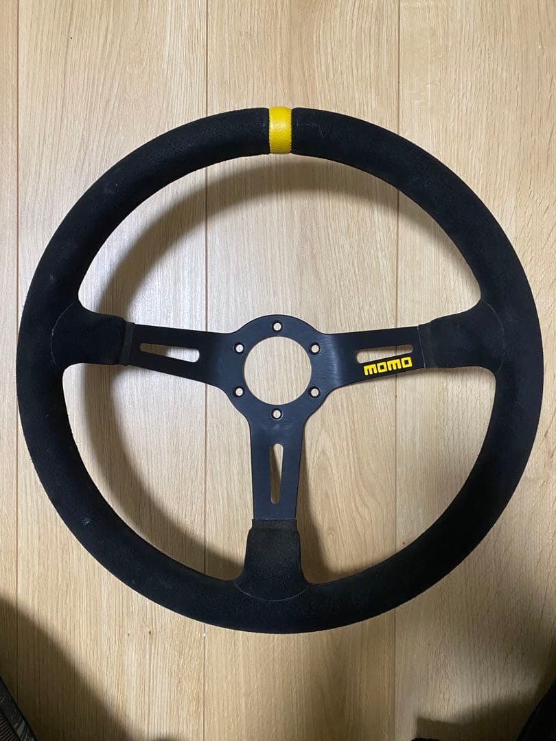 momo スポーツステアリング 3スポーク 黒/黄色 momo ステアリング 3スポーク 黒 - メルカリ