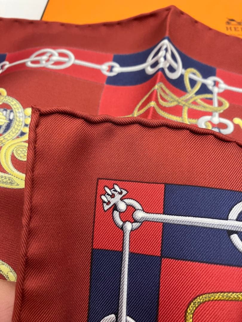 エルメス HERMES ハンドメイド シルクハンカチ 赤