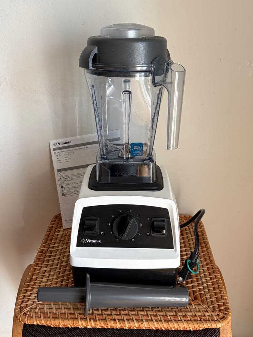【美品】Vitamix E310 VM0202 Amazon.com: Vitamix E310 Explorian Blender with Personal Cup