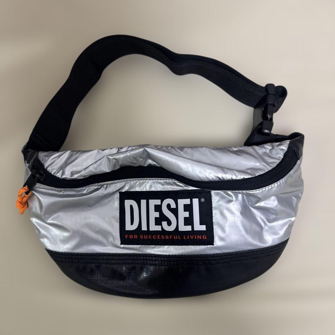DIESEL ボディバッグ・ウエストポーチ シルバー・ブラック imgrc0164790538.jpg