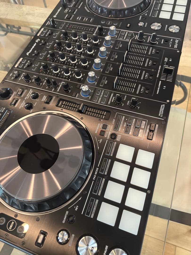 パイオニア　DDJ-RZ DDJ-RZ 4-channel professional DJ controller for rekordbox (black