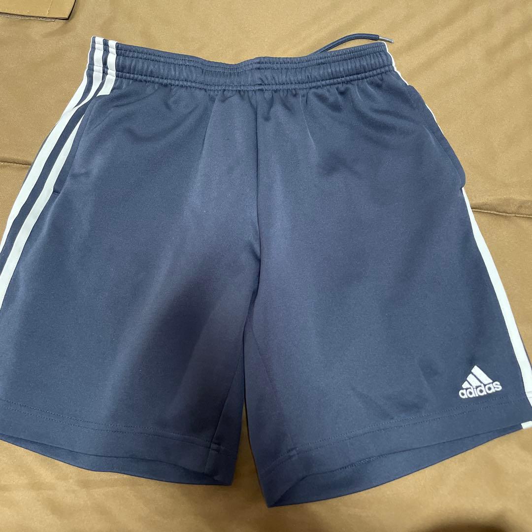 adidas ネイビー ショートパンツ - メルカリ