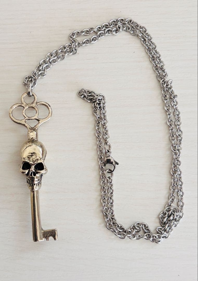 ジョニー・デップ愛用 ブルーベイヤーデザイン スカルキーネックレス