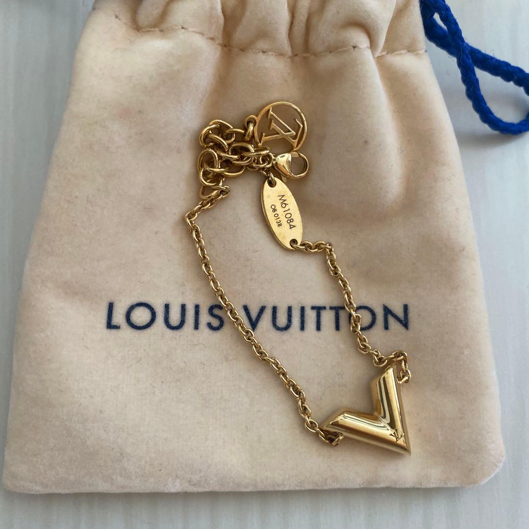Louis Vuitton ゴールド V字型ブレスレット - メルカリ