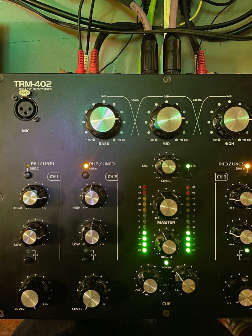 Omnitronic TRM-402 DJミキサー 3チャンネル Omnitronic TRM-402 – United States