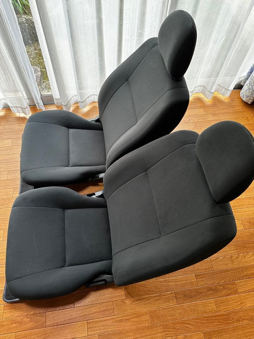 新車外し未使用新品現行型ハイエーススーパーGL用純正フロントシート