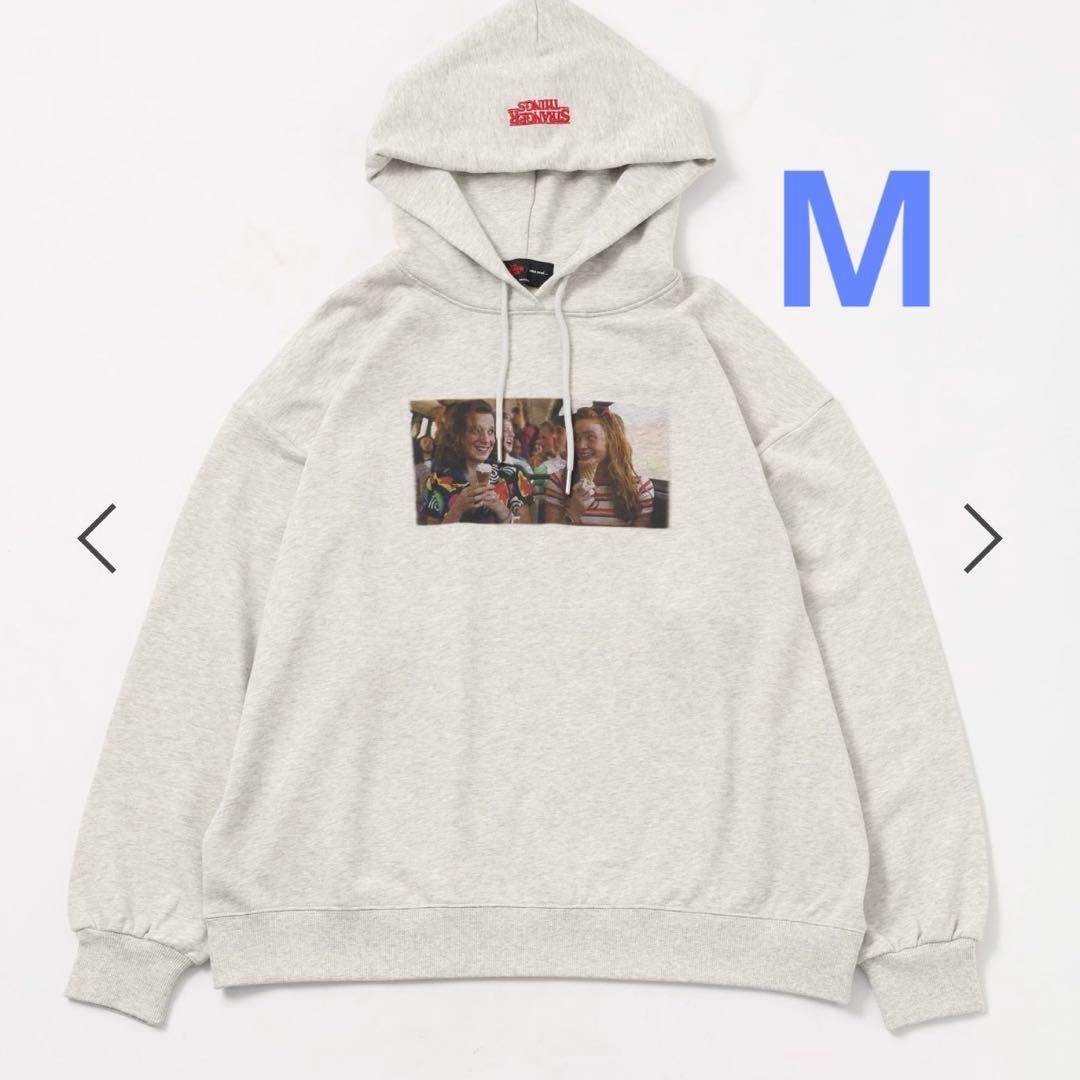 ストレンジャーシングス ニコアンド コラボ 缶バッチ付きパーカー エル