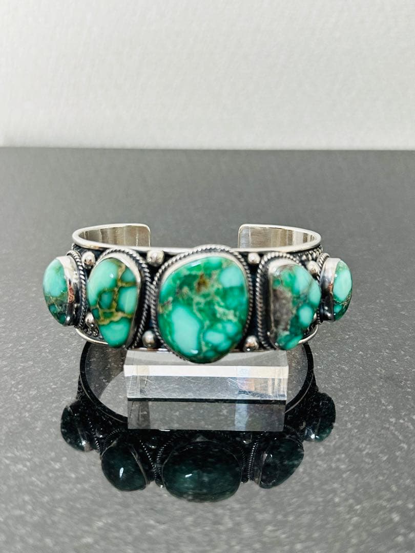 NAVAJO ナバホ Andy  パイロットターコイズ5石 シルバーバングル インディアンジュエリー｜ナバホ族のターコイズバングル
